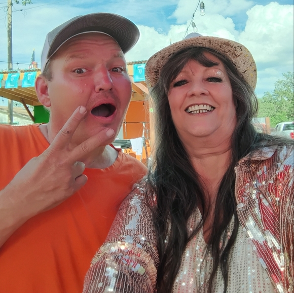 Meet your Posher, Liz - Picture 4 of 16